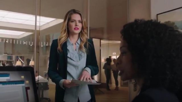Zadig & Voltaire Volly Velours Blazer worn by Sutton Brady (Meghann Fahy) in The Bold Type (S02E08)