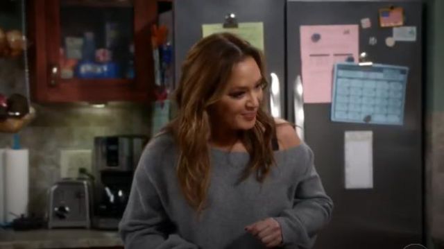 Theory One-Shoulder Merino Wool Sweater worn by Vanessa Cellucci (Leah Remini) in Kevin Can Wait (S02E09)