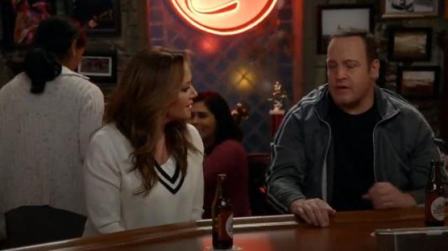C&C California V-Neck Tipped Sweater worn by Vanessa Cellucci (Leah Remini) in Kevin Can Wait (S02E17)