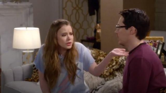 Wildfox Heavens Manchester Star Tee worn by Kendra Gable (Taylor Spreitler) in Kevin Can Wait (S02E23)