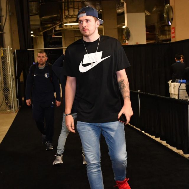 Nike Dri-FIT Modern Short-Sleeve Training Top worn by Luka Dončić on the Instagram account @complexsneakers