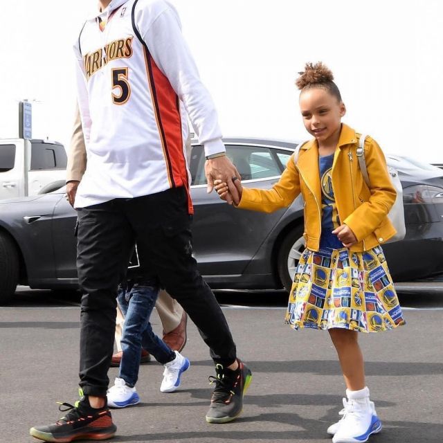Baskets Ua curry 6 porté par Stephen Curry sur l'Instagram account @stephencurry30