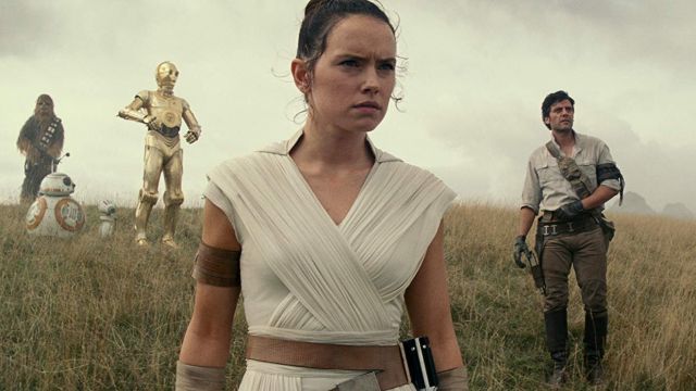 Jedi Costume Cosplay worn by Rey (Daisy Ridley) in Star Wars: The Rise of Skywalker