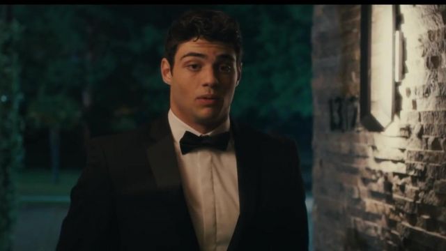 Black bow tie worn by Brooks Rattigan (Noah Centineo) in The Perfect Date
