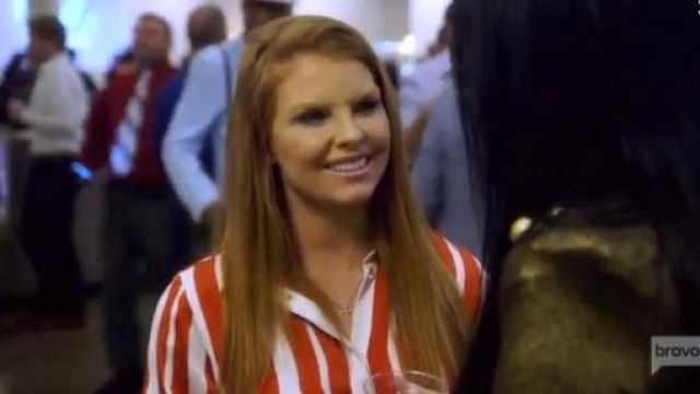 De la Nacre d'Aspen Shirt porté par elle-Même (Brandi Redmond) dans Le Real Housewives de Dallas (S03E09)