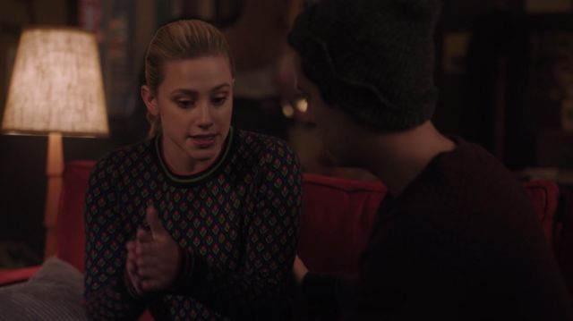 The sweater print Red Valentino worn by Betty Cooper (Lili Reinhart) in Riverdale S03E18