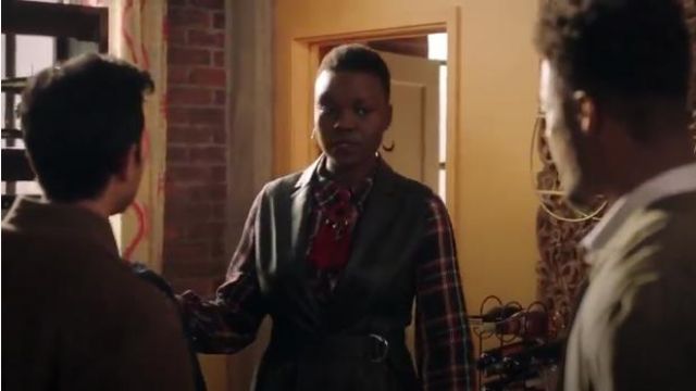 Bcbgmaxazria Faux Leather Drape Front Long Vest worn by Mina Okafor Shaunette Renee Wilson in The Resident S02E14 Spotern