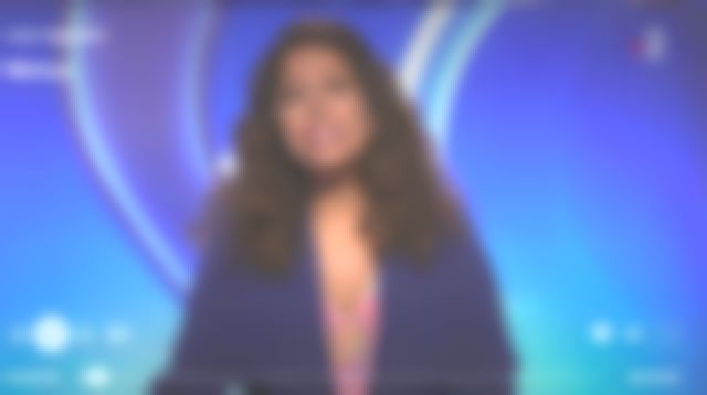 The blue jacket buttoned, flap pockets Myriam Seurat Motus 19.04.2019