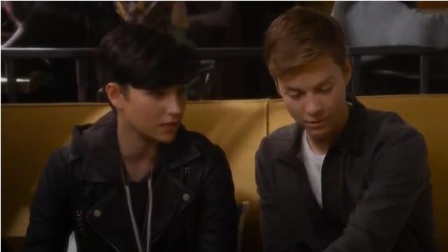 Topshop Luxe Leather Biker Jacket worn by Audrey Jensen (Bex Taylor-Klaus) in Scream (S02E01)