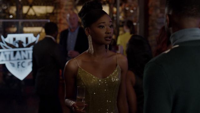 La robe jaune à sequins Walk Of Shame de Monica Colby (Wakeema Hollis) dans Dynastie S02E17
