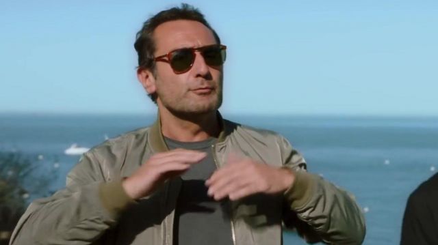The sunglasses frame red made by Eric (Gilles Lellouche) in We will end up together