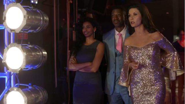 Milly Selena Hors de l'Épaule Bell Manches Pailleté Robe de Cocktail porté par Vicki Ellis (Catherine Zeta-Jones) dans la Reine de l'Amérique (S01E02)