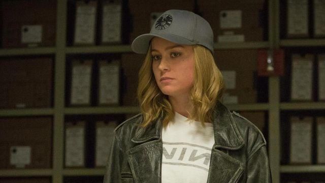 The replica of the t-shirt NIN of Carol Danvers (Brie Larson) in Captain Marvel