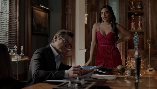 The red dress with pleated Self-Portrait of Crystal Jennings (Ana