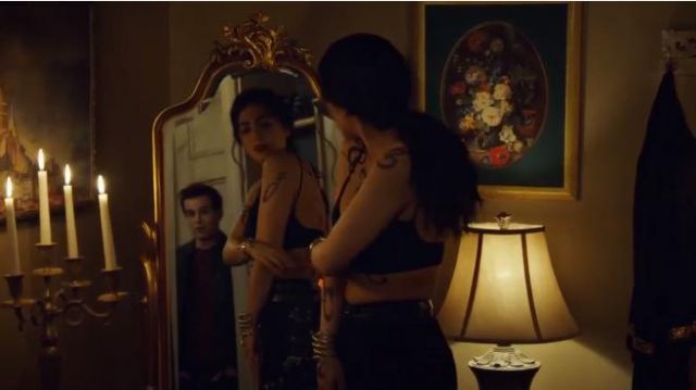 Free People Low Back Bralette worn by Isabelle Lightwood (Emeraude Toubia) in Shadowhunters : The Mortal Instruments (S03E20)