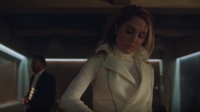 Bcbgmaxazria Camilla Écharpe Longue Veste portée par la Charité (Virginia Williams) dans Charmed (S01E19)