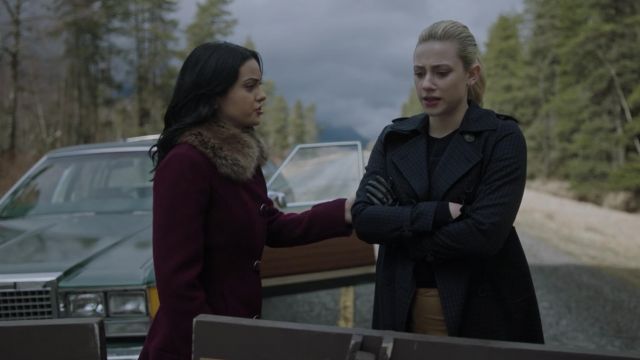 The coat collar fur, Kate Spade worn by Veronica Lodge (Camila Mendes) in  Riverdale (S03E20) | Spotern
