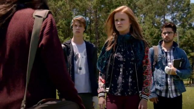Marni Edition People Print Crepe Blouse worn by Norrie Calvert-Hill (Mackenzie Lintz) in Under the Dome (S02E12)