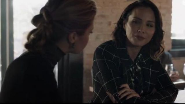 Smythe Duchess Windowpane Linen Blazer worn by Deann Anderson (Lexa Doig) in The Arrangement (S02E10)