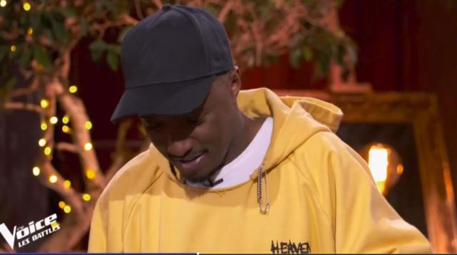 The sweatshirt yellow hoody-Soprano in The Voice : the most beautiful voice in the 04.05.2019