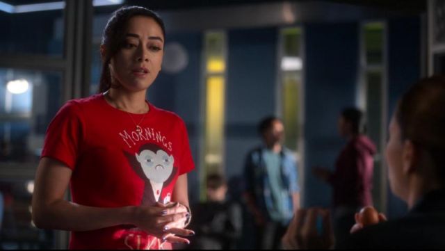The T-shirt suck Ella Lopez (Aimee Garcia) in (S04E02) | Spotern