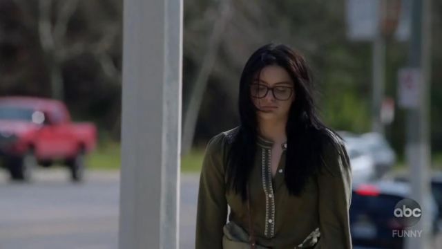 Lucky Brand Embroidered Henley Top worn by Alex Dunphy (Ariel Winter) in Modern Family (S10E21)