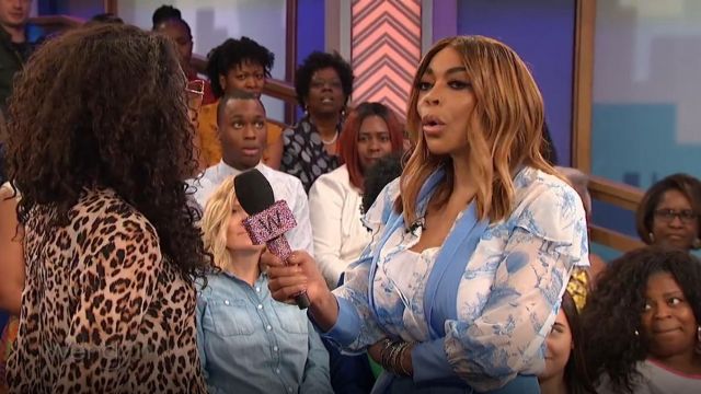 Alice+Olivia Blusa Talulah worn by Wendy Williams on The Wendy Williams Show May 7, 2019