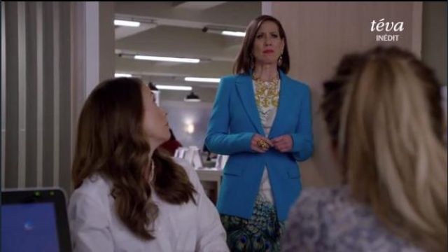 Versace Collection Single Breasted Blazer worn by Diana Trout (Miriam Shor) in Younger (S05E09)