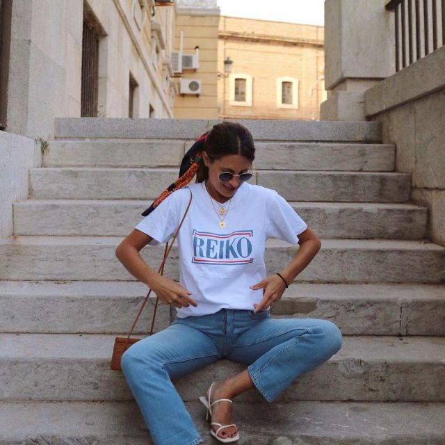 Le t-shirt blanc Reiko porté par Maria Valdes sur le compte instagram de @marvaldel