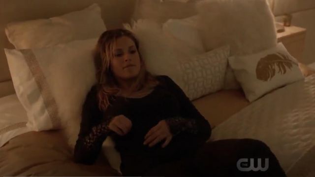 Libérer les Gens de l'Art à l'École Pull Coiffe Supérieure usée par Clarke Griffin (Eliza Taylor) dans Les 100 (S04E07)