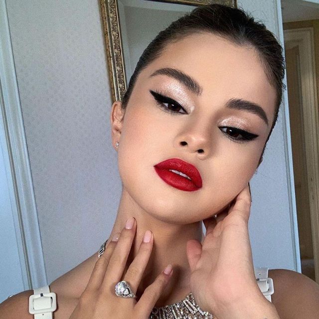 Le rouge à lèvres de Selena Gomez sur le compte Instagram de @marcjacobs