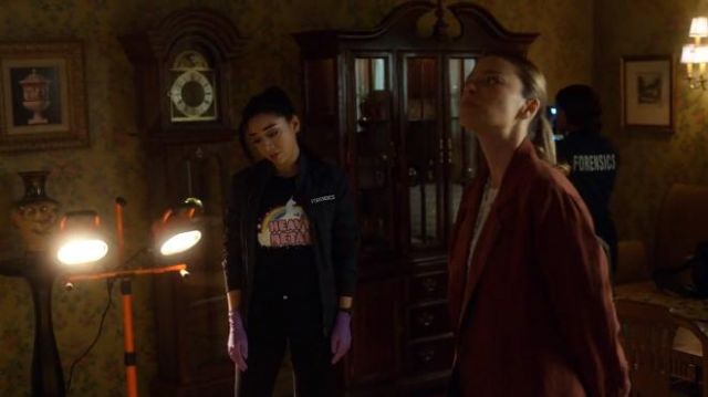 Philipp Rietz à Threadless Lourd Metall Tee porté par Ella Lopez (Aimee Garcia) dans Lucifer (S04E03)