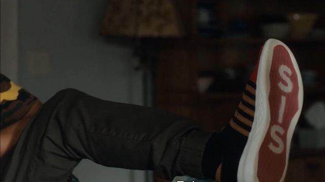 The sneakers Will (Jacques Colimon) in The Society (S01E02)