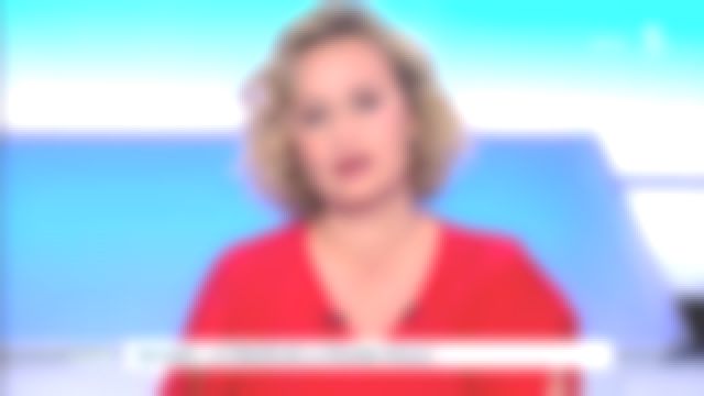 The dress portfolio graphic patterns and tone-on-tone( different color) by Caroline Roux in C in the air the 15.05.2019