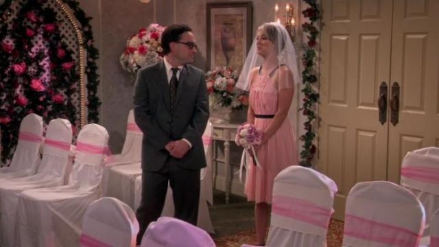 The wedding dress of Penny in The Big Bang Theory S09E01