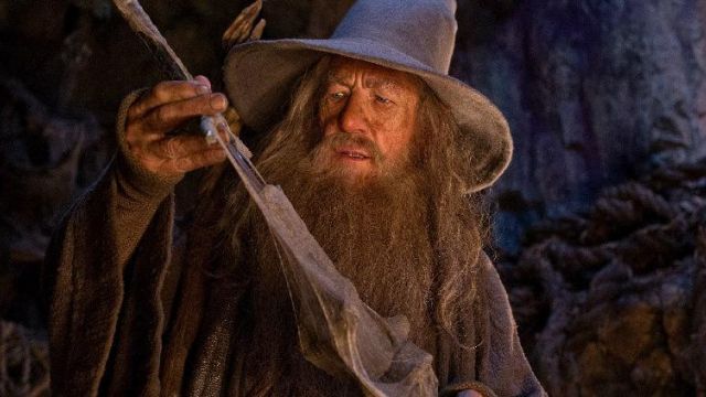 L'épée Glamdring de Gandalf (Ian McKellen) dans The Hobbit un voyage inattendu