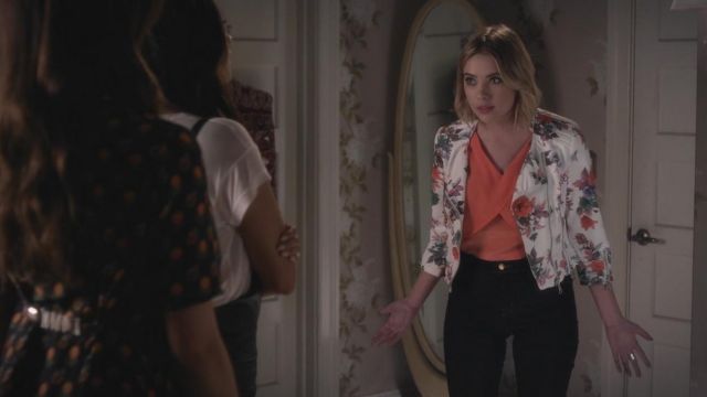 The pink top Hanna in Pretty Little Liars