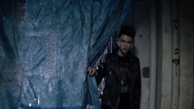 The Ramones "Eagle" t-shirt worn by Batwoman (Ruby Rose) in Batwoman (S01E01)