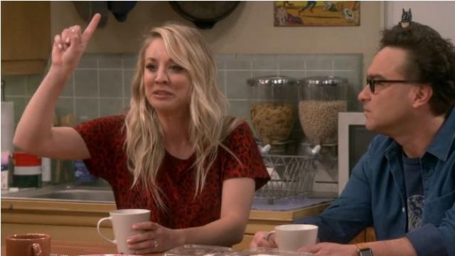 Sanctuary Beacon Tee worn by Penny (Kaley Cuoco) in The Big Bang Theory (S12E22)