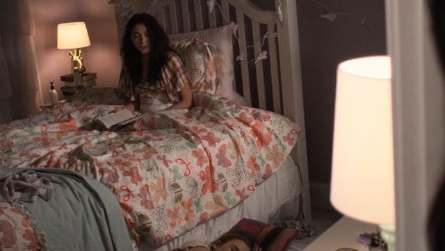 the lamp unicorn is seen in The Society (S01E09)