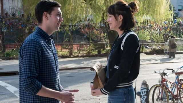 Jacket Saint Laurent worn by Alice (Dakota Johnson) in a Single, user manual