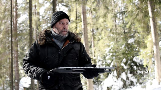 Parka black with hood fur worn by Henry (Jean Reno) in Cold Blood Legacy : The memory of blood