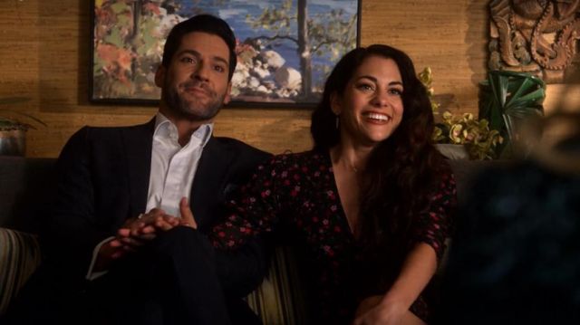 The dress with small flowers of Eve (Inbar Lavi) in Lucifer (S04E08)
