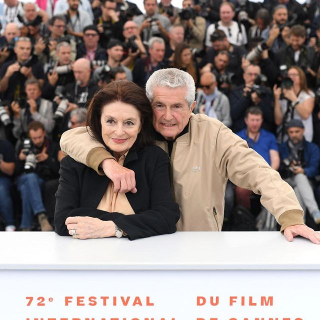 La veste beige crocodile Lacoste portée par Claude Lelouch sur le Photocall de son film le 19 mai 2019 au Festival de Cannes