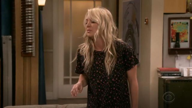 Rag & Bone Vintage Floral Crewneck Tee worn by Penny (Kaley Cuoco) in The Big Bang Theory (S12E23)