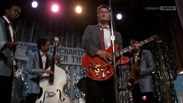 La réplique de la guitare de Marty McFly (Michael J. Fox) dans Retour vers le futur