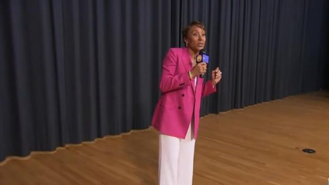 Theory Double Breasted Linen Blazer usado por Robin Roberts en Good Morning America 16 de mayo de 2019