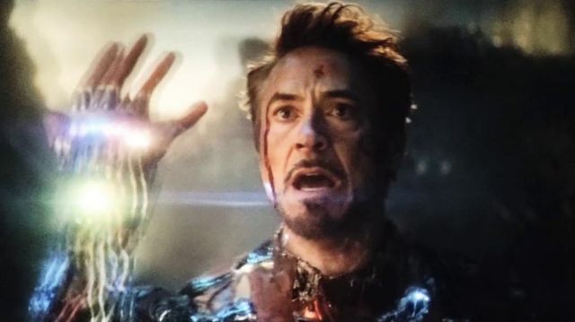 Le Gant d'Infinité de Tony Stark / Iron Man (Robert Downey Jr.) dans Avengers : Endgame