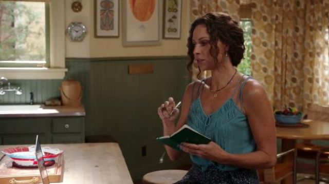 Free People Labryrinth Dream Top usado por Fiona (Minnie Driver) en About a Boy (S02E05)