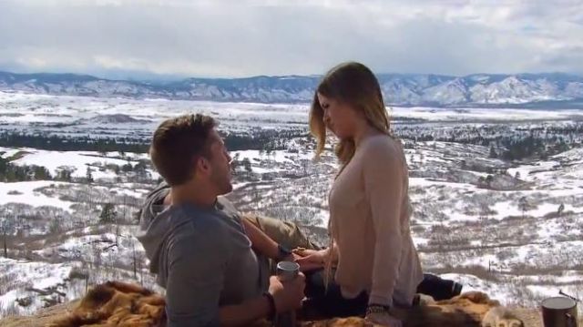 Bobeau June Lightweight Sweater worn by JoJo Fletcher in The Bachelorette (S12E08)